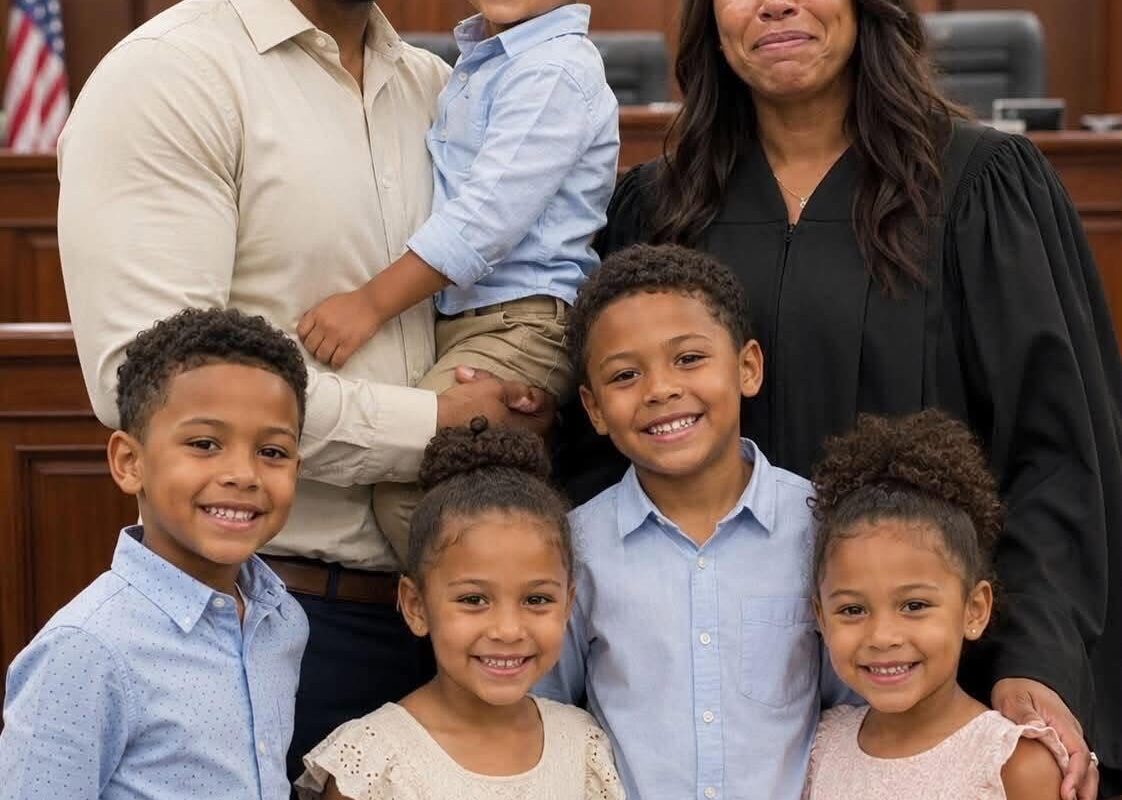 This Single Dad Fought to Adopt 5 Siblings Under 7 Before They Were Separated – The Judge Broke Down After Learning Why